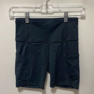 lululemon biker shorts with pockets 4